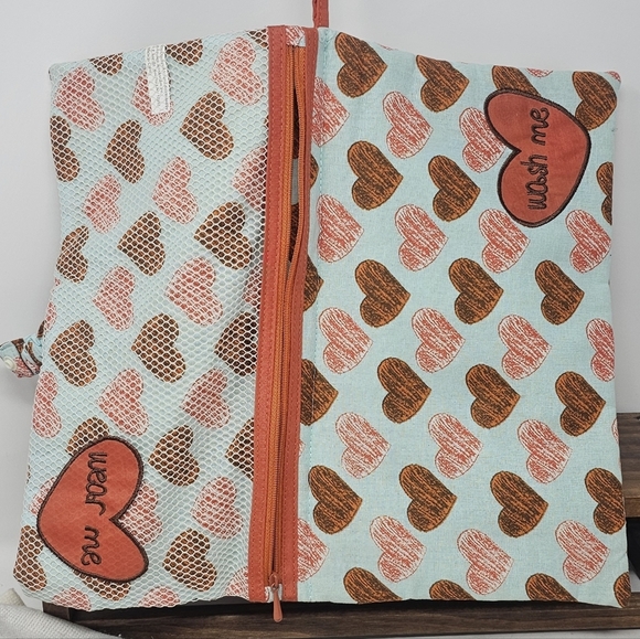 Wash Me Wear Me Intimates Double-Sided Hearts Travel Laundry Bag New - Picture 5 of 8